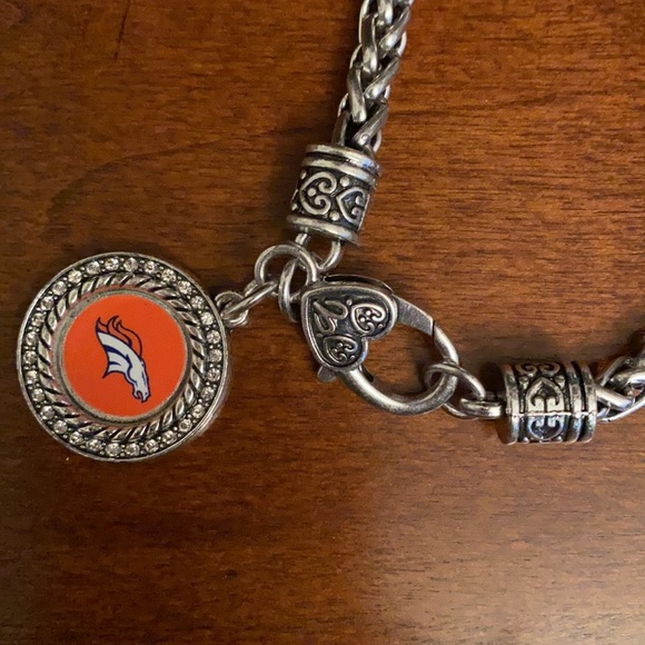 NWOT Denver Bronco bracelet - Picture 3 of 3